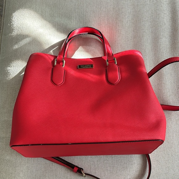 Kate spade barely used red purse - Picture 2 of 2